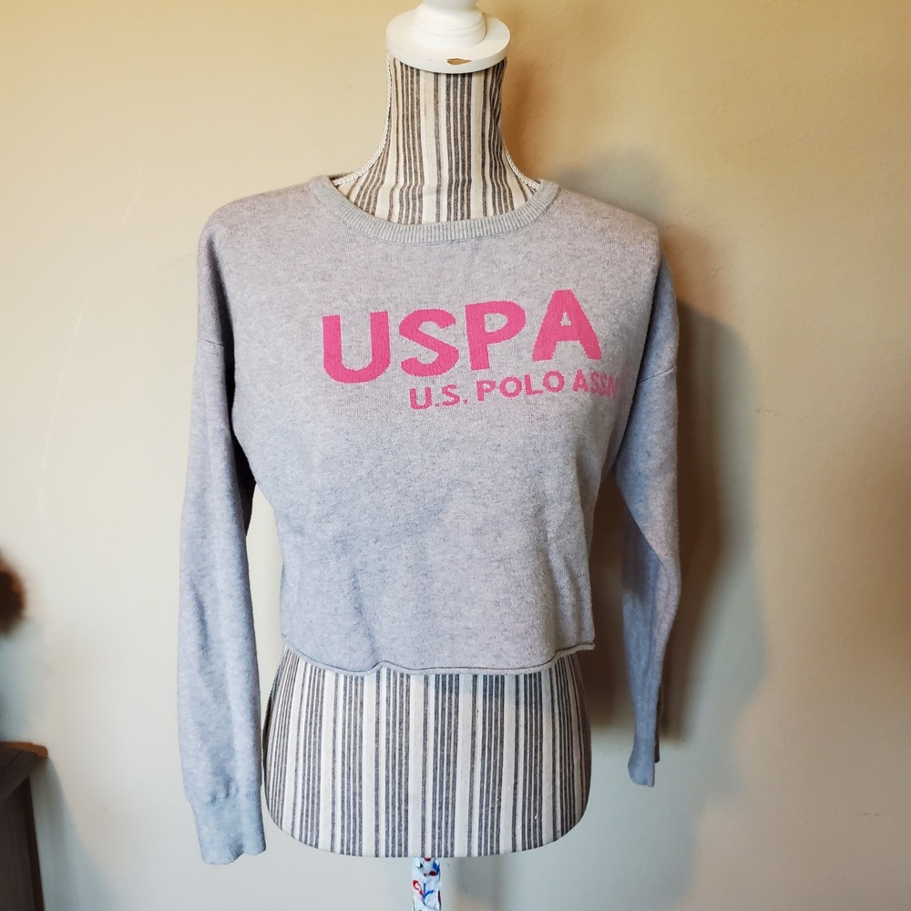 USPA U.S. Polo Assn Womens Grey Pink Logo Cropped Sweater Relaxed Fit Medium